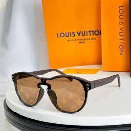 Picture of Louis Vuitton Sunglasses _SKUfw77709350fw